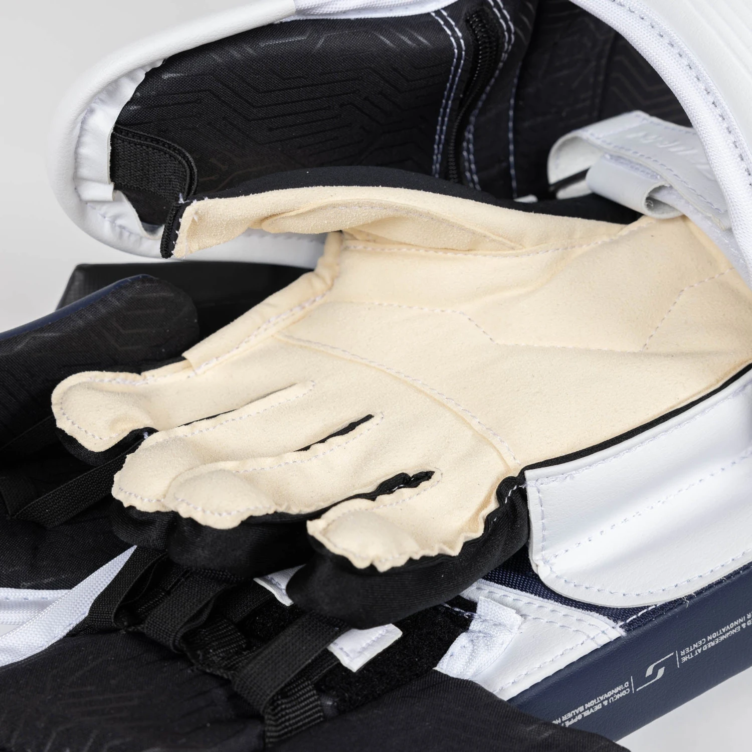 Bauer Supreme M5 Pro Senior Goalie Blocker - Image 11