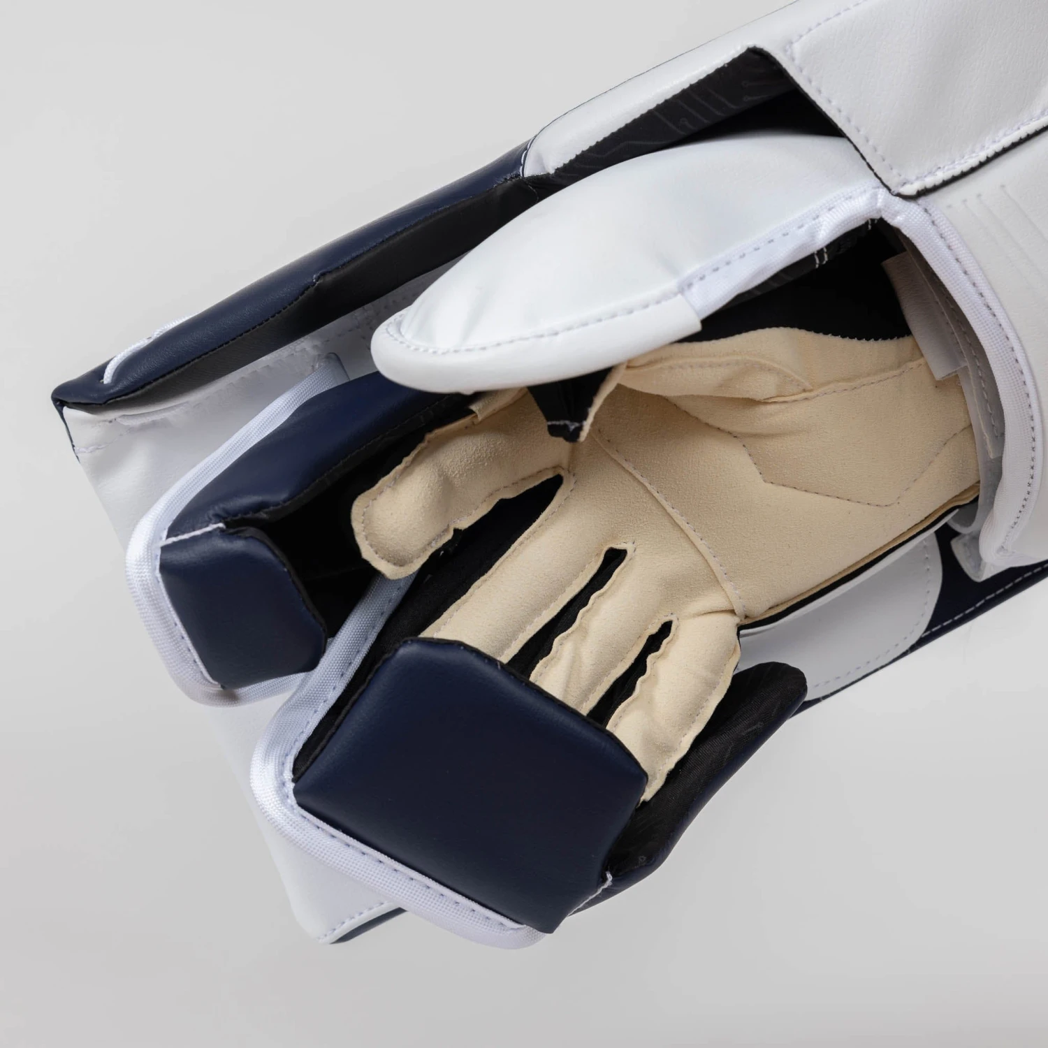 Bauer Supreme M5 Pro Senior Goalie Blocker - Image 10