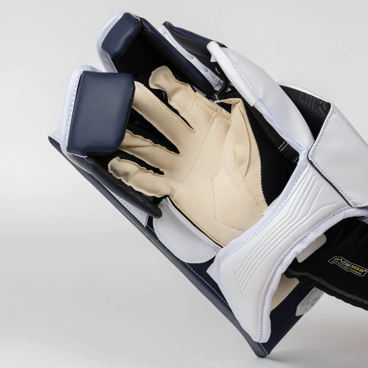 Bauer Supreme M5 Pro Senior Goalie Blocker - Image 9