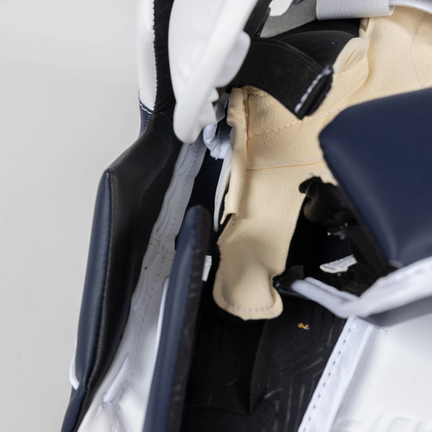 Bauer Supreme M5 Pro Senior Goalie Blocker - Image 15