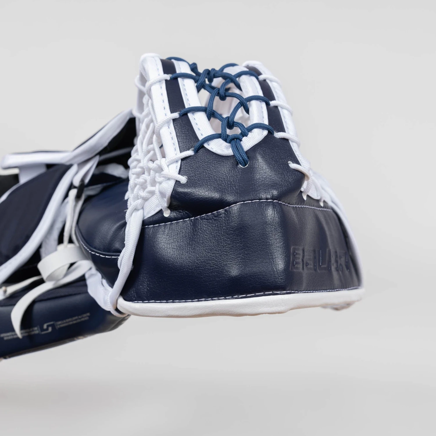 Bauer Supreme M5 Pro Senior Goalie Catcher - Image 4