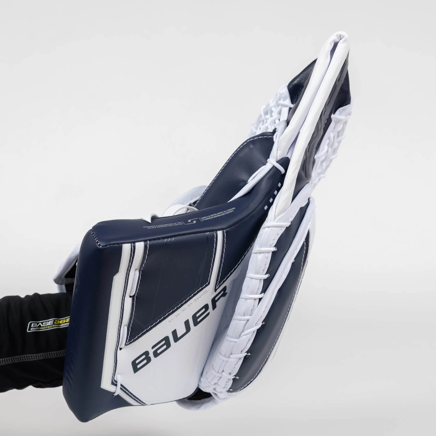 Bauer Supreme M5 Pro Senior Goalie Catcher - Image 2