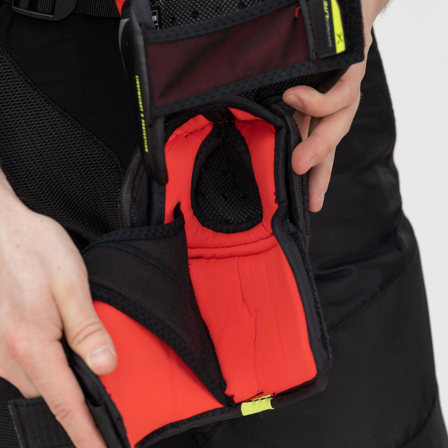 Bauer Vapor Hyperlite Intermediate Hockey Elbow Pads - Image 11