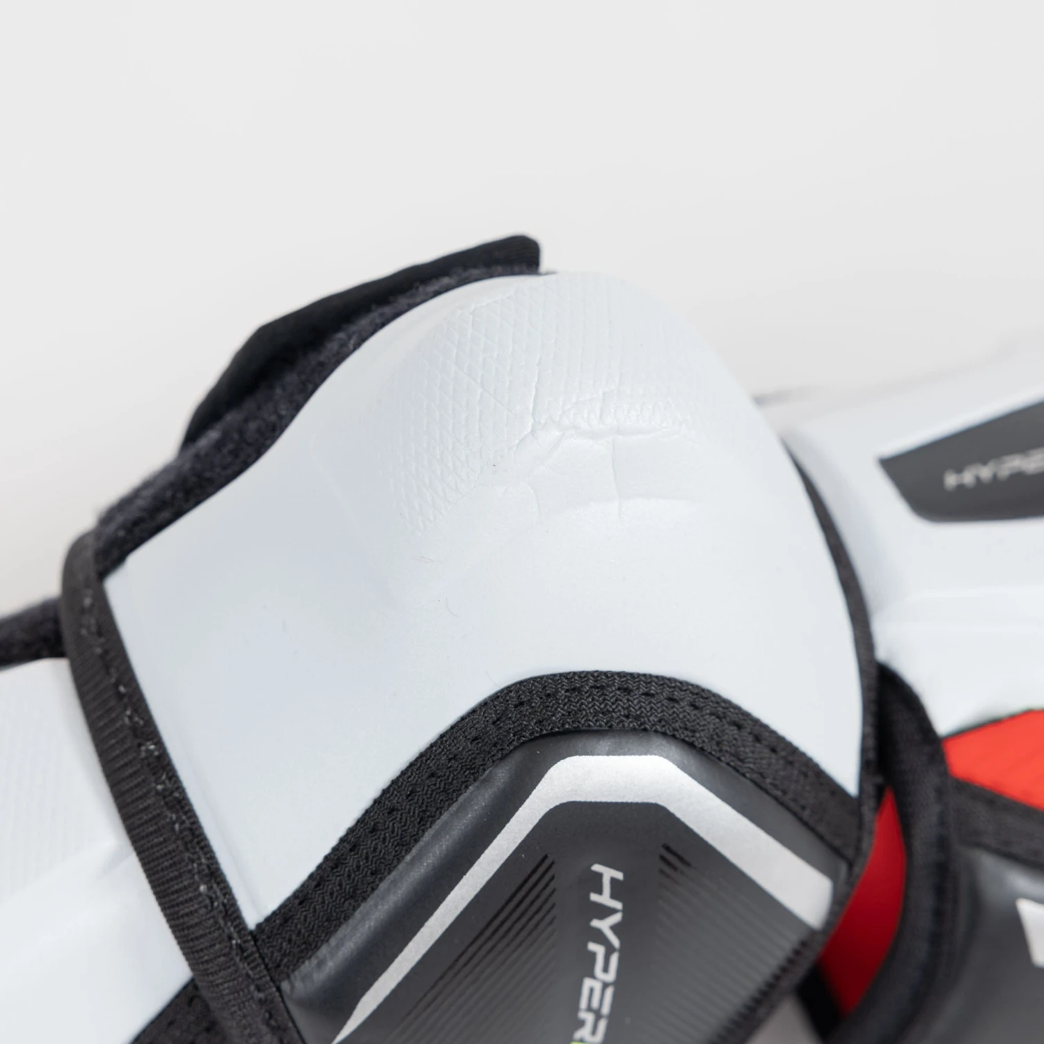 Bauer Vapor Hyperlite Intermediate Hockey Elbow Pads - Image 17