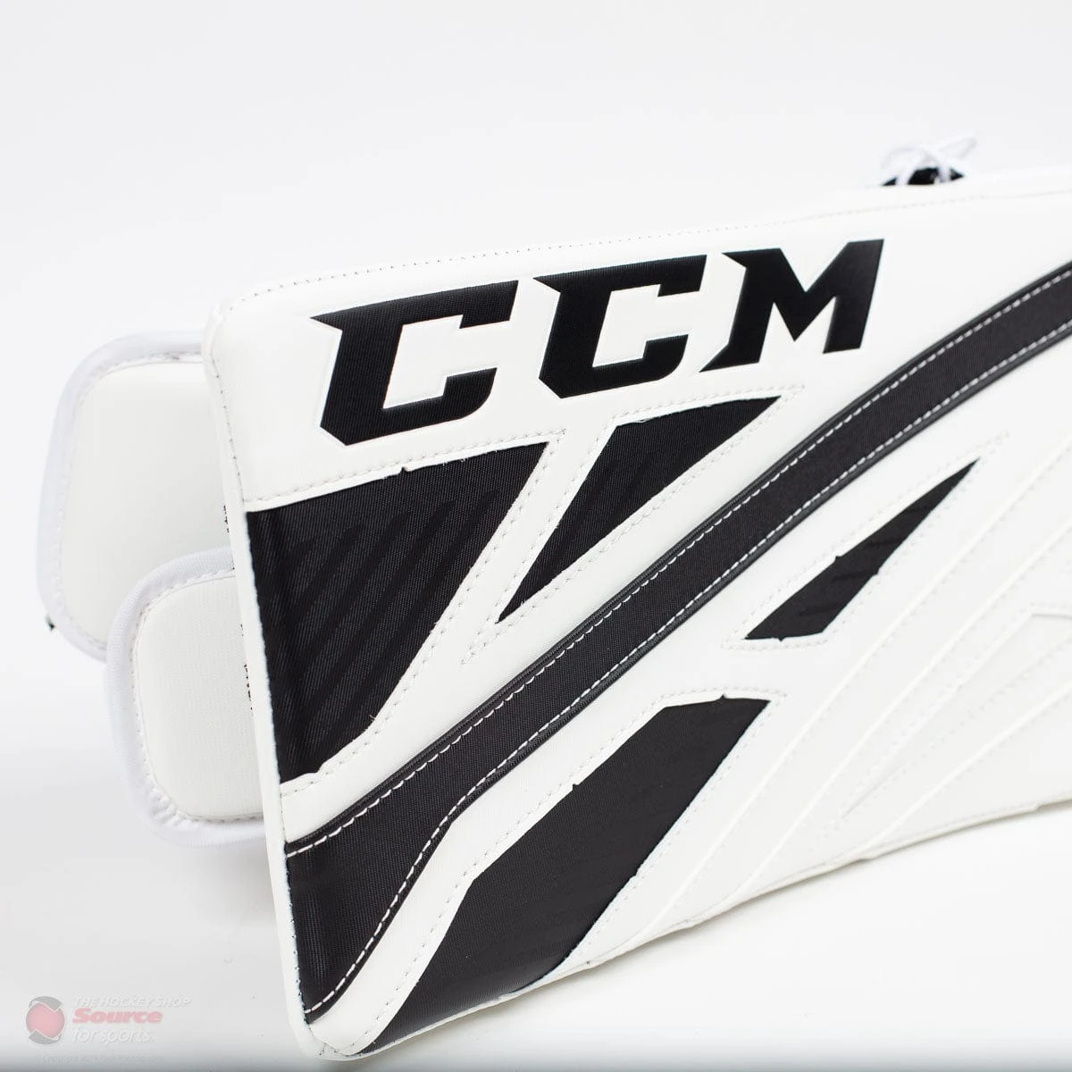 CCM Extreme Flex E4.9 Senior Goalie Blocker - Source Exclusive - Image 2