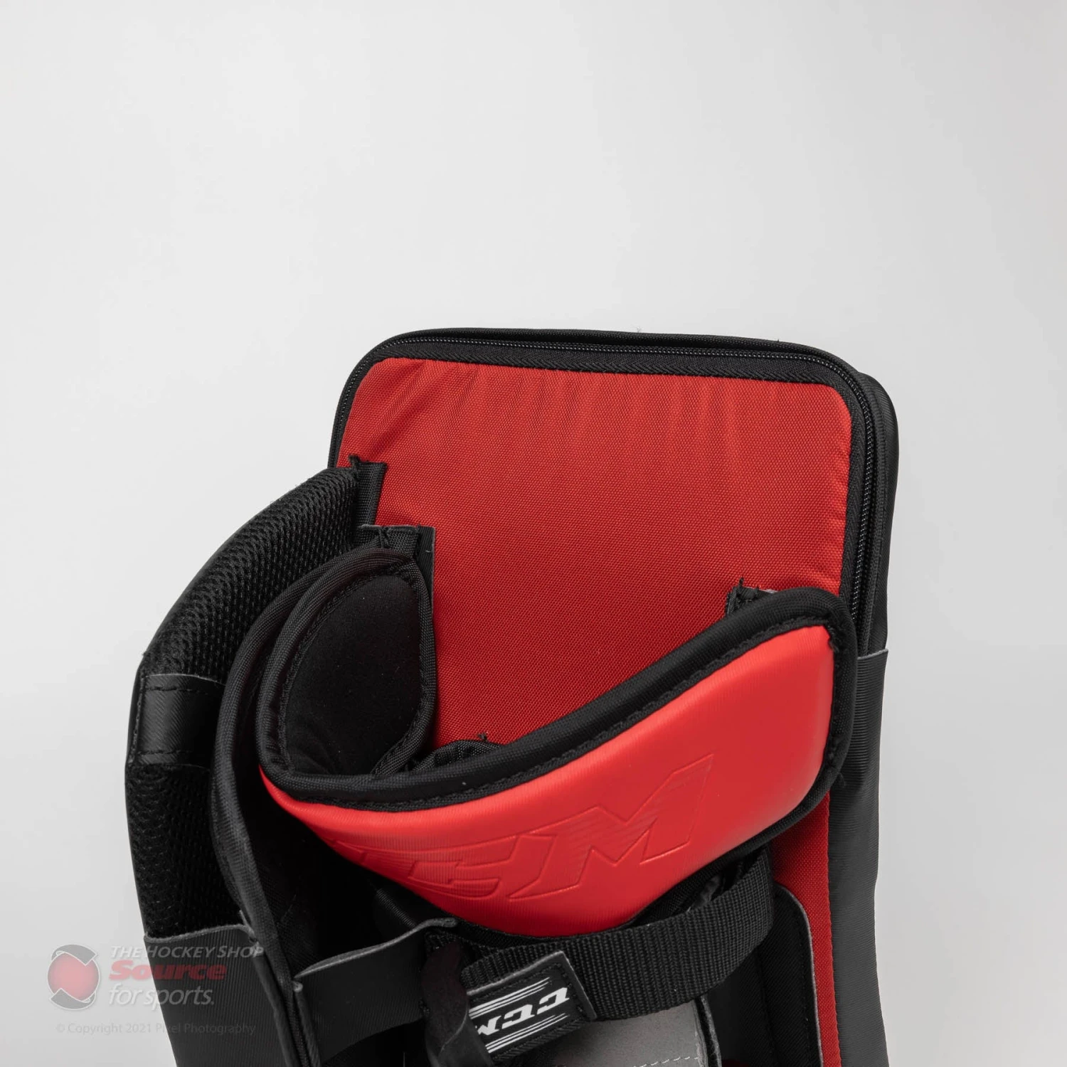 CCM Extreme Flex E5.5 Junior Goalie Blocker - Source Exclusive - Image 8