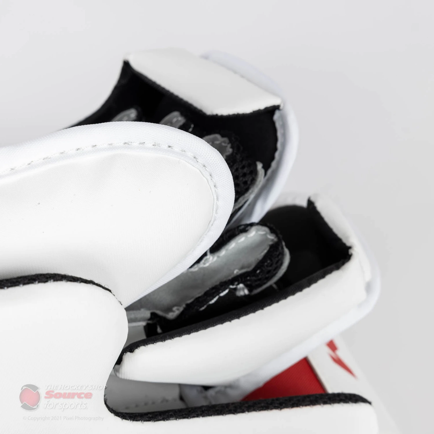 CCM Extreme Flex E5.5 Youth Goalie Blocker - Image 7