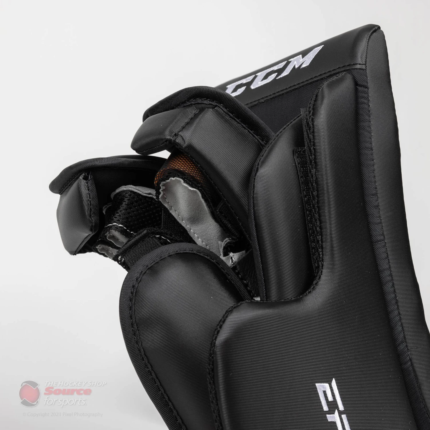 CCM Extreme Flex E5.9 Senior Goalie Blocker - Source Exclusive - Image 5