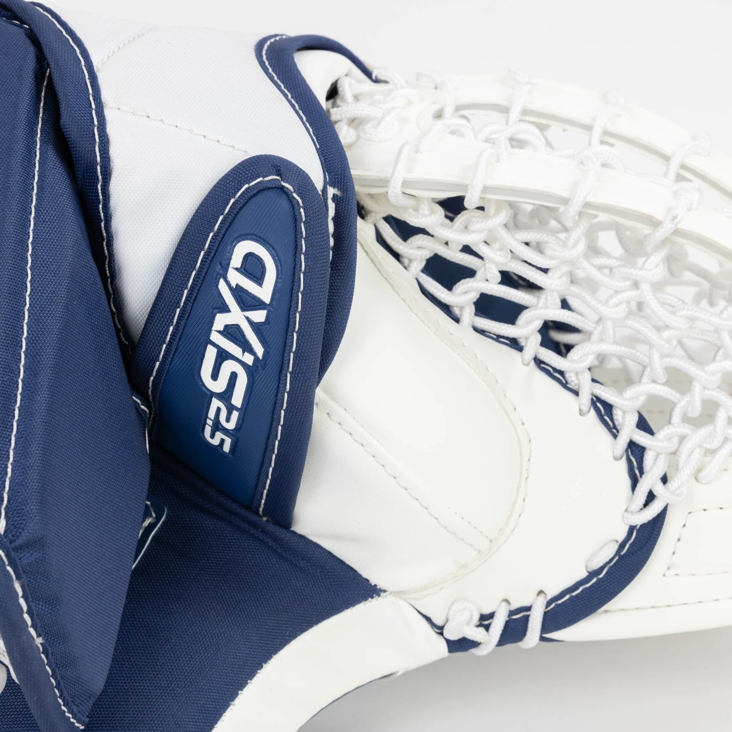 CCM Axis 2.5 Junior Goalie Catcher - Image 8