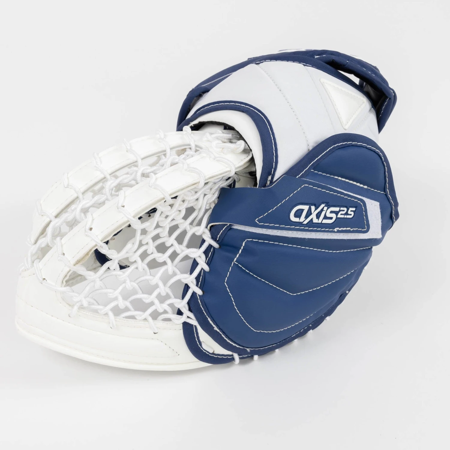 CCM Axis 2.5 Junior Goalie Catcher - Image 3