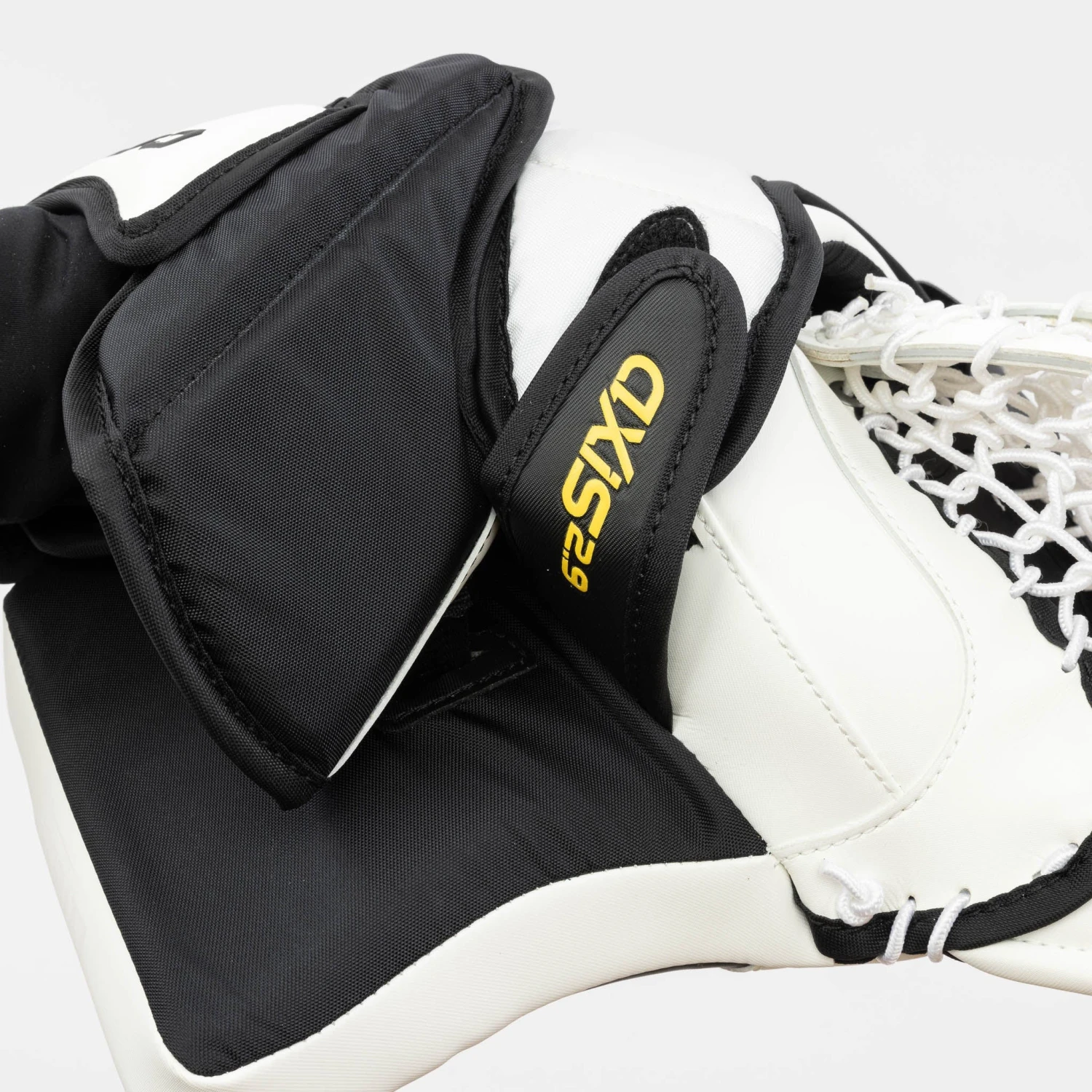 CCM Axis 2.9 Senior Goalie Catcher - Image 4