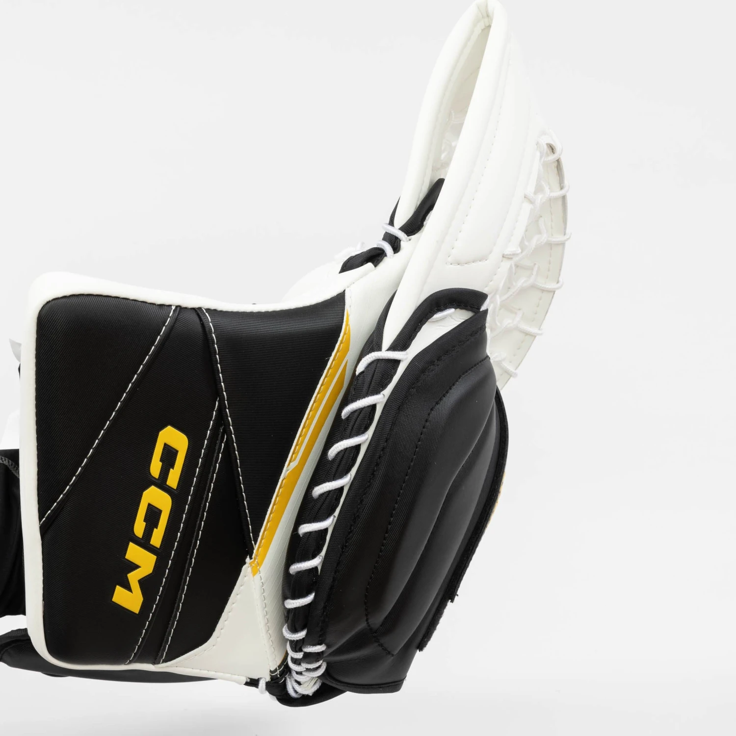 CCM Axis 2.9 Senior Goalie Catcher - Image 2