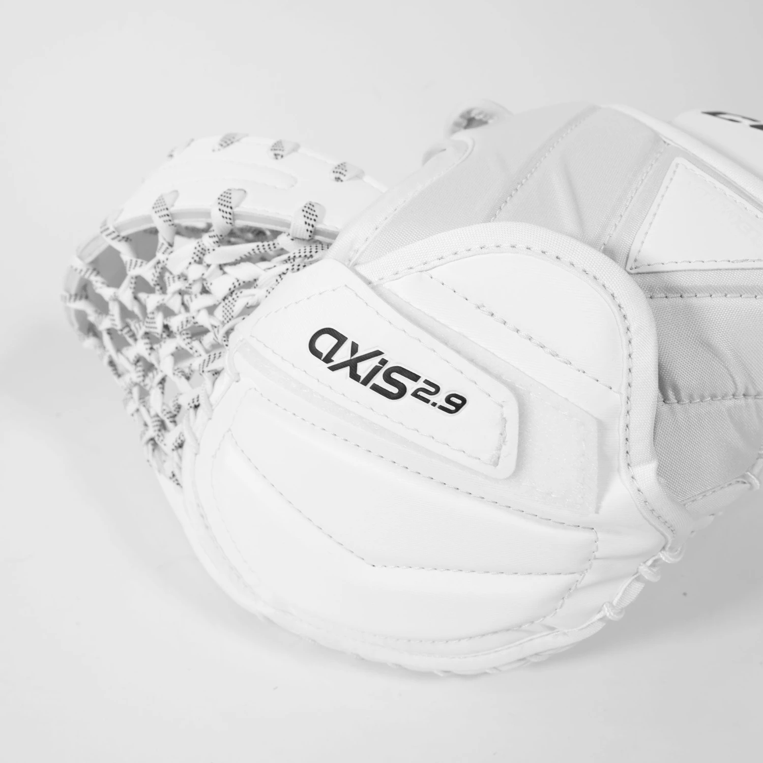 CCM Axis 2.9 Senior Goalie Catcher - Source Exclusive - Image 3