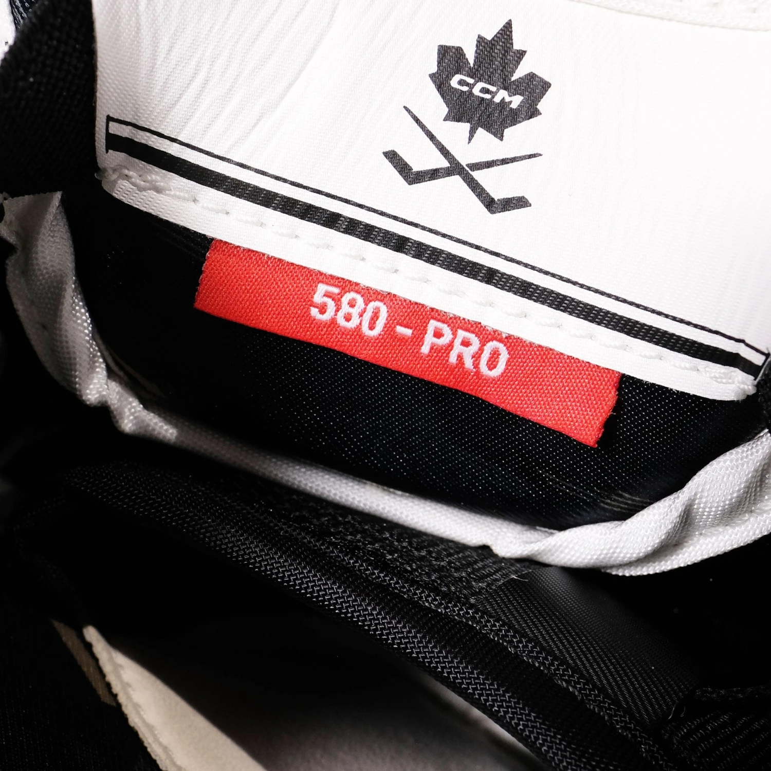 CCM Axis 2 Senior Goalie Catcher - 580 Degree - Image 2