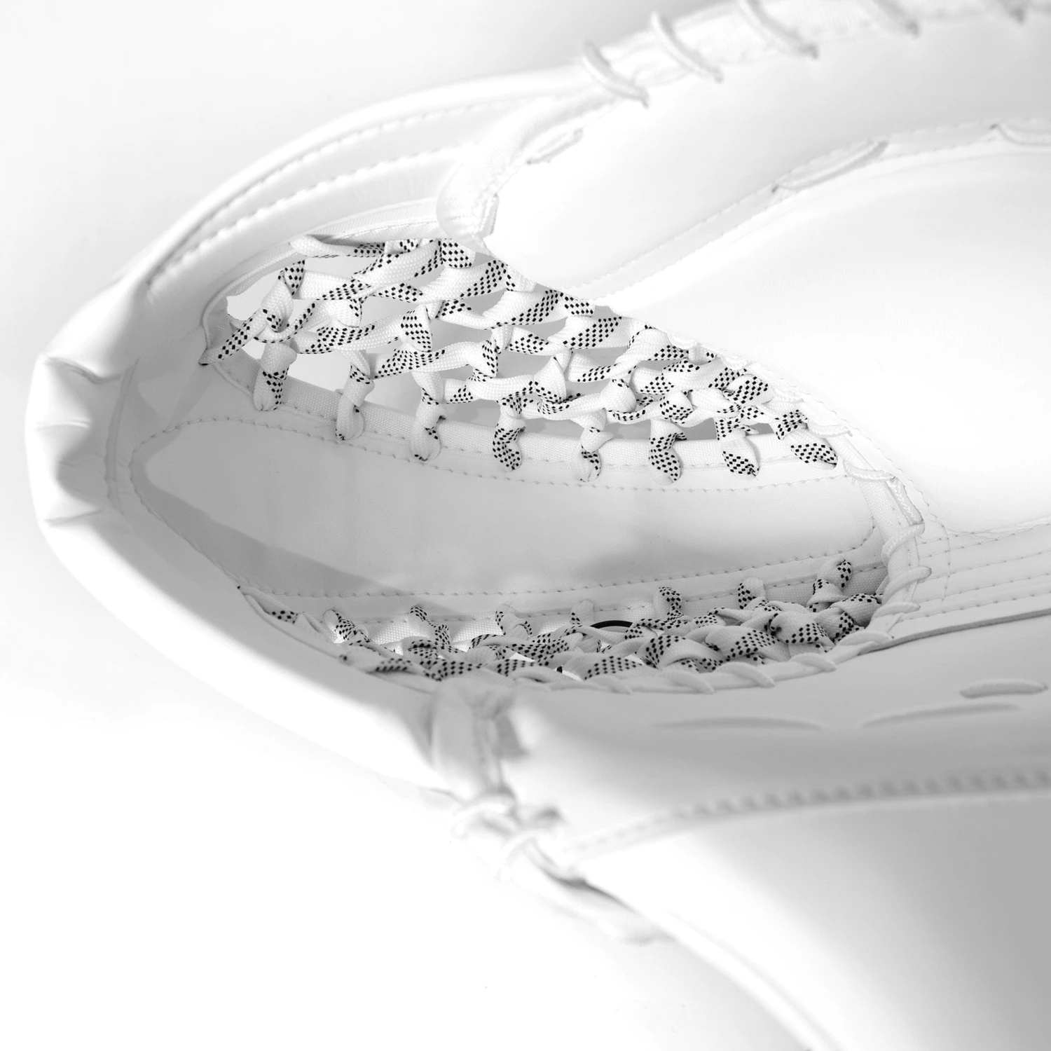 CCM Axis 2 Senior Goalie Catcher - 580 Degree - Image 4