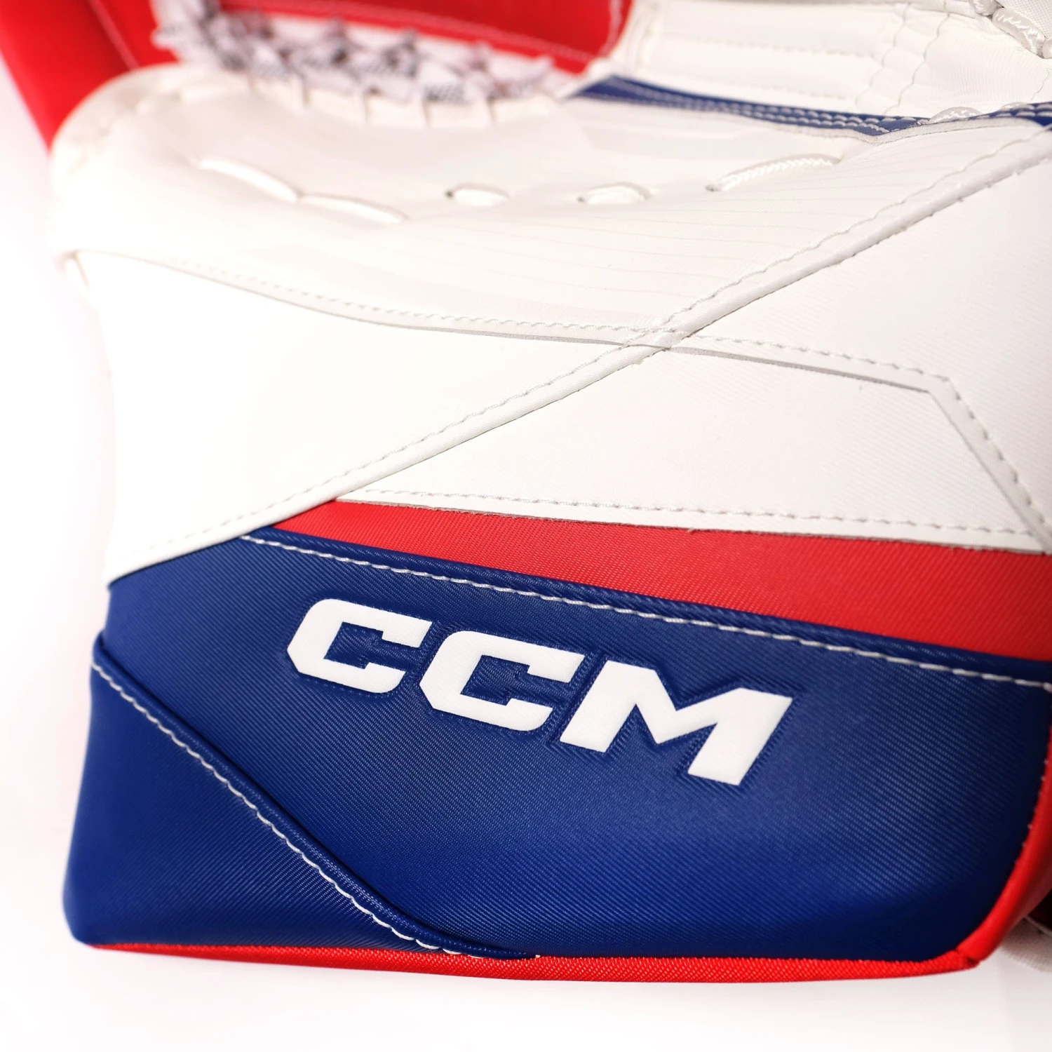 CCM Axis 2 Senior Goalie Catcher - 590 Degree - Image 5