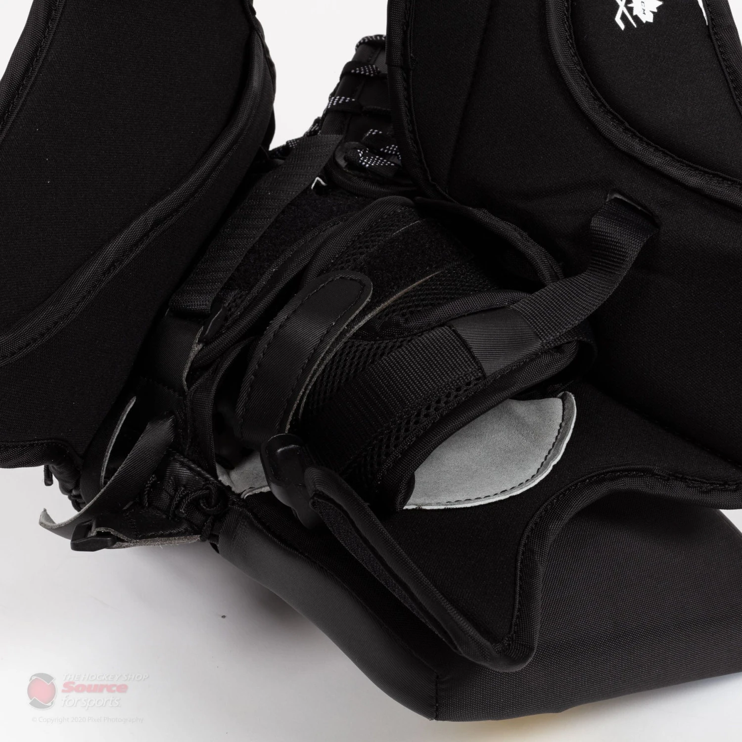 CCM Axis Senior Goalie Catcher - Image 9