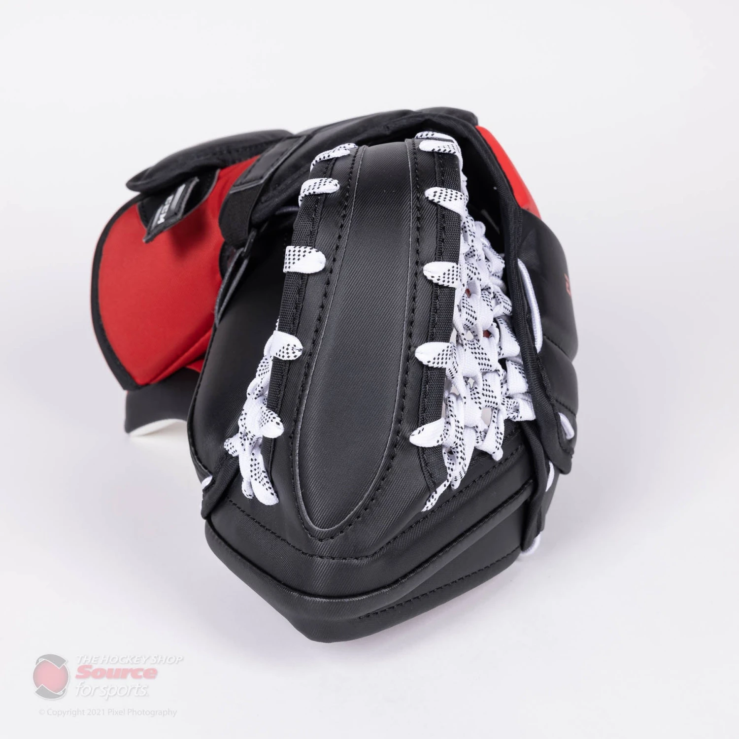 CCM Extreme Flex E5.5 Junior Goalie Catcher - Source Exclusive - Image 4