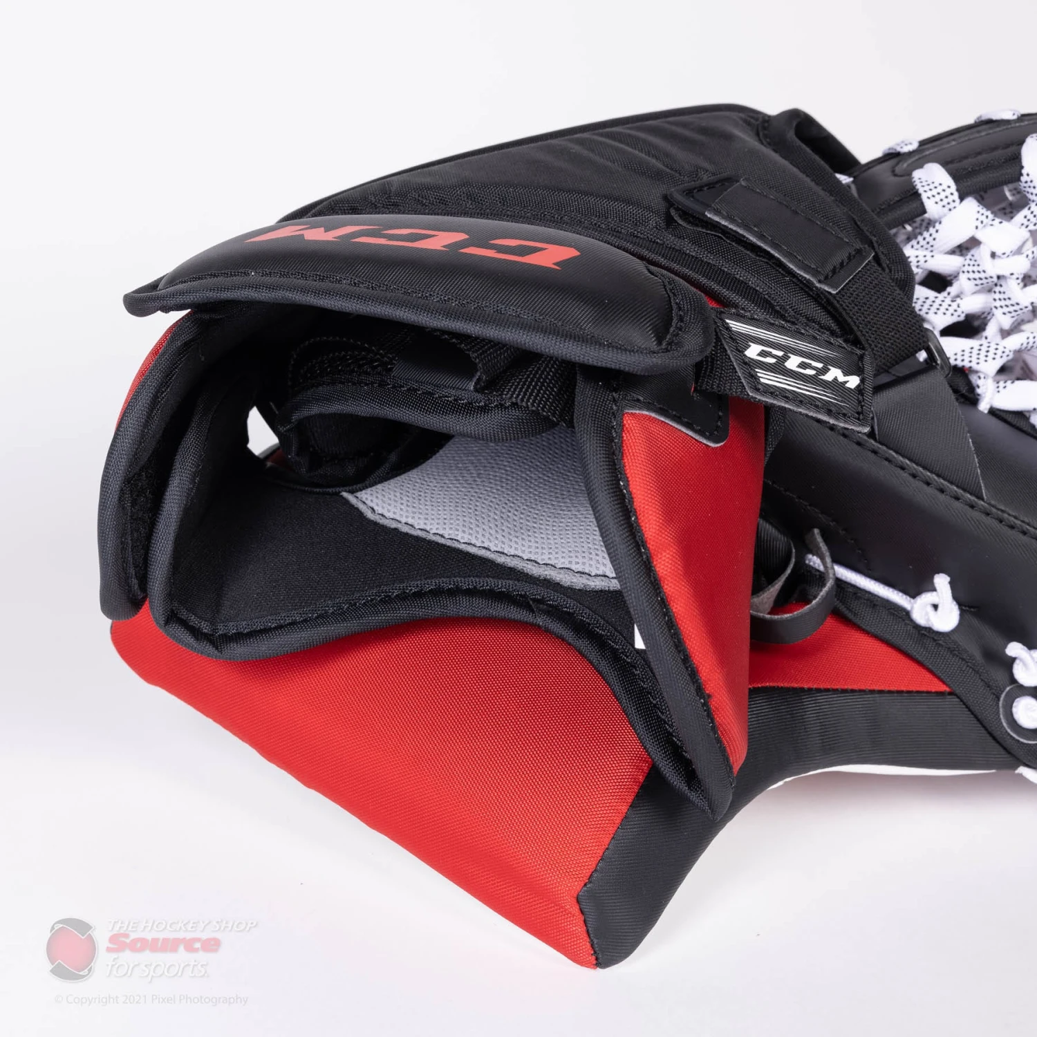 CCM Extreme Flex E5.5 Junior Goalie Catcher - Source Exclusive - Image 8