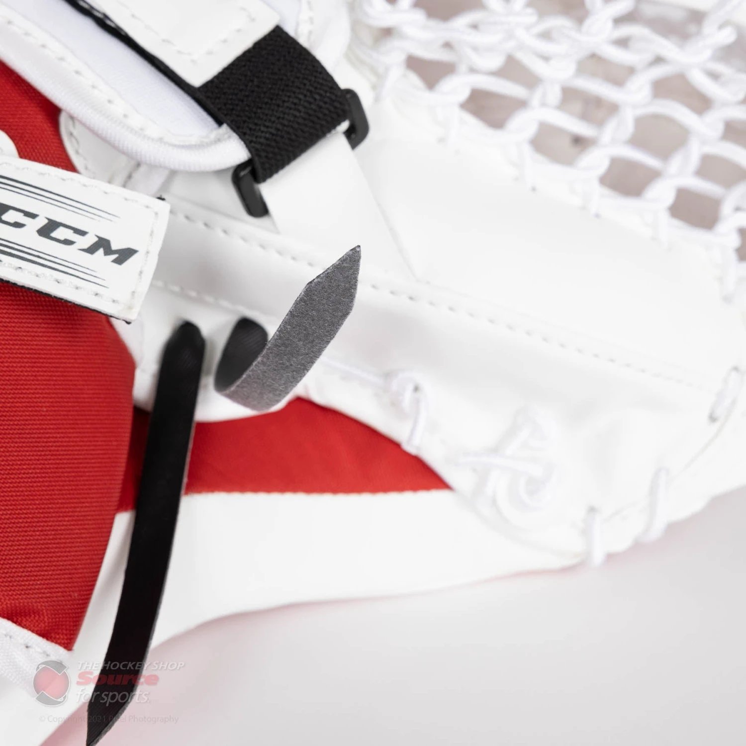 CCM Extreme Flex E5.5 Youth Goalie Catcher - Image 8