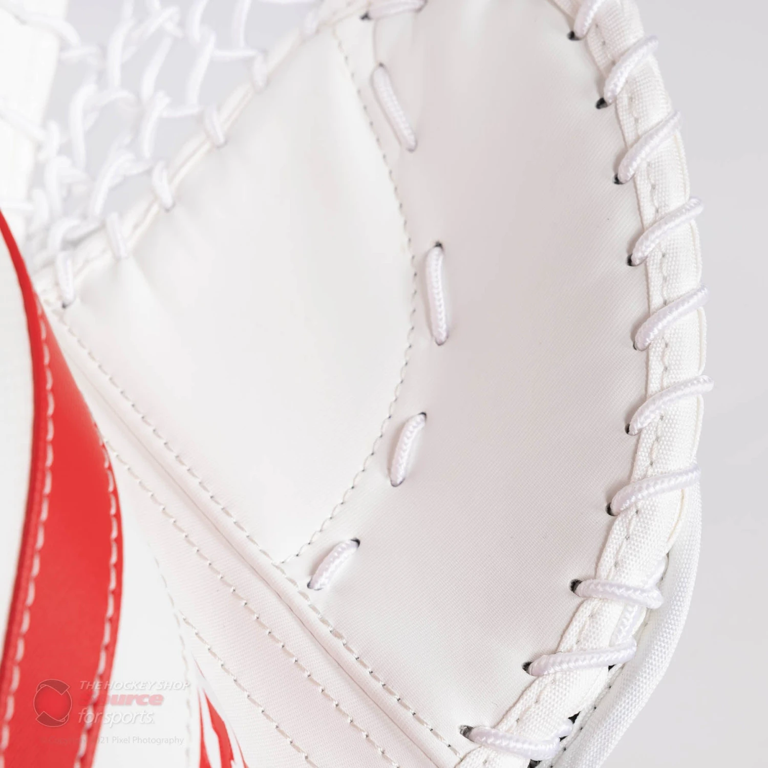 CCM Extreme Flex E5.5 Youth Goalie Catcher - Image 3