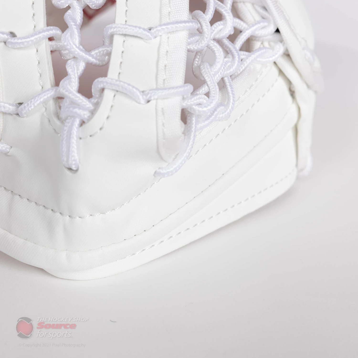 CCM Extreme Flex E5.5 Youth Goalie Catcher - Image 7