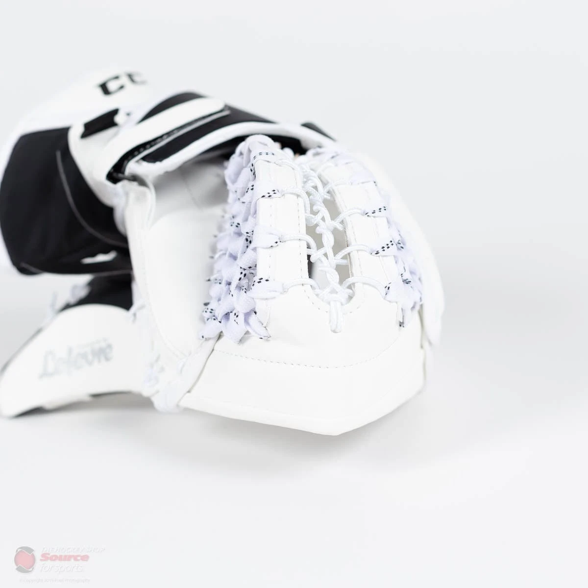 CCM Premier P2.5 Junior Goalie Catcher - Source Exclusive - Image 7