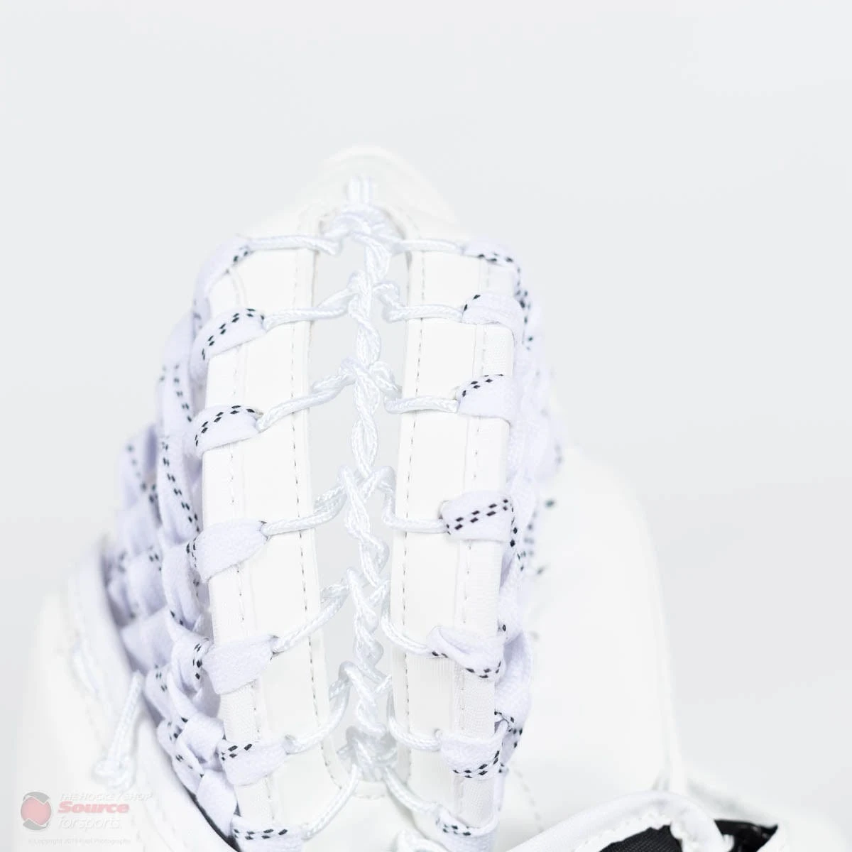 CCM Premier P2.5 Junior Goalie Catcher - Source Exclusive - Image 6