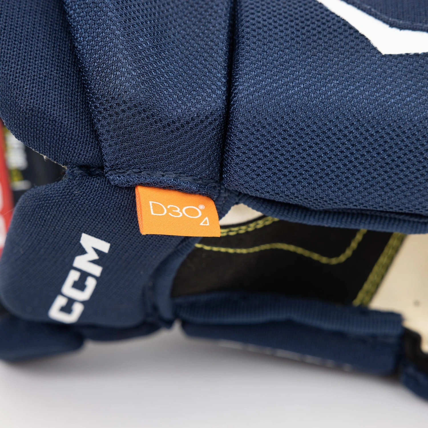 CCM Tacks AS580 Junior Hockey Gloves - Image 5