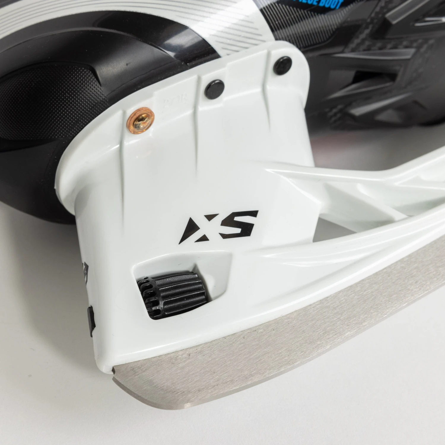 CCM Jetspeed FT670 Intermediate Hockey Skates - Image 12