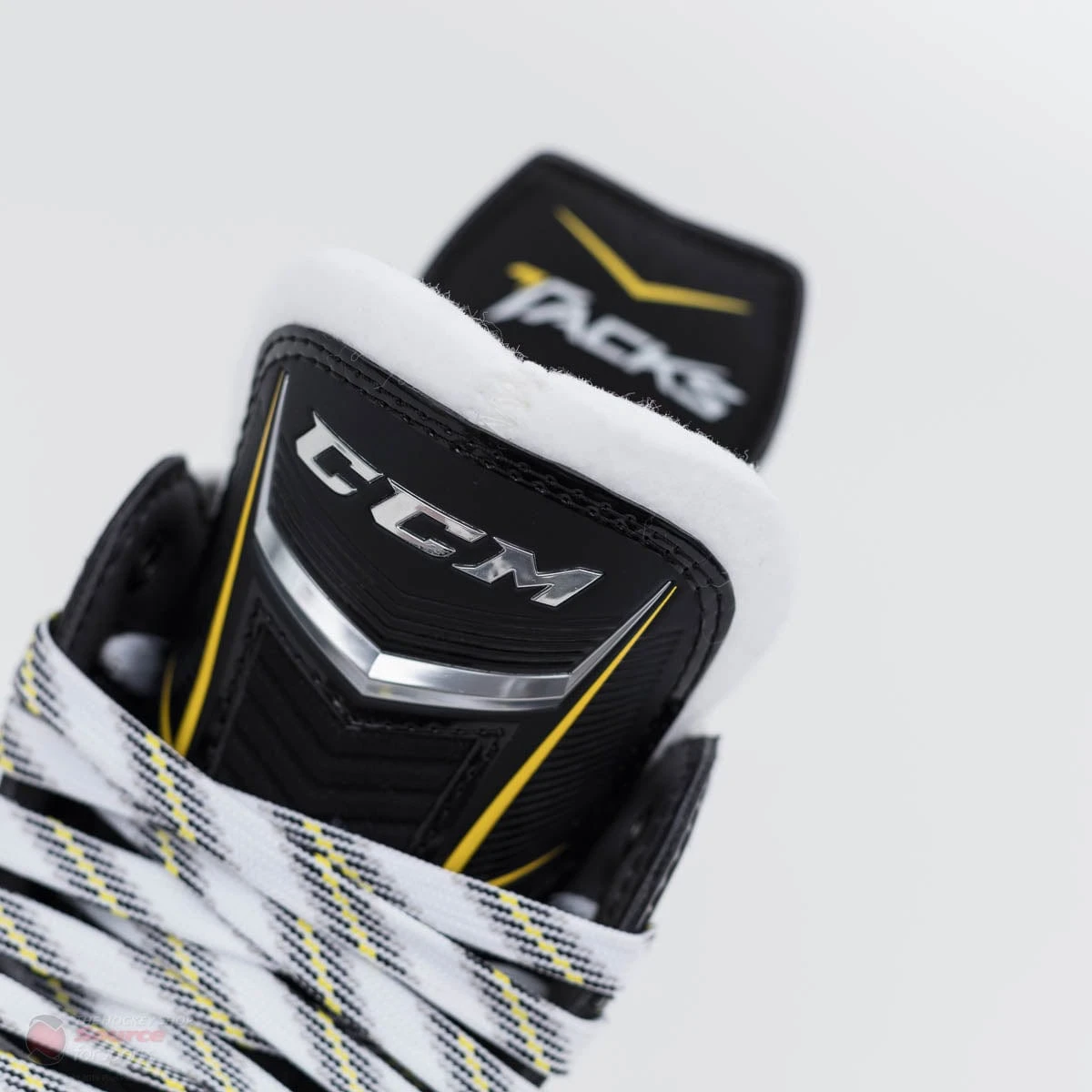 CCM Tacks 9090 Junior Hockey Skates - Image 12