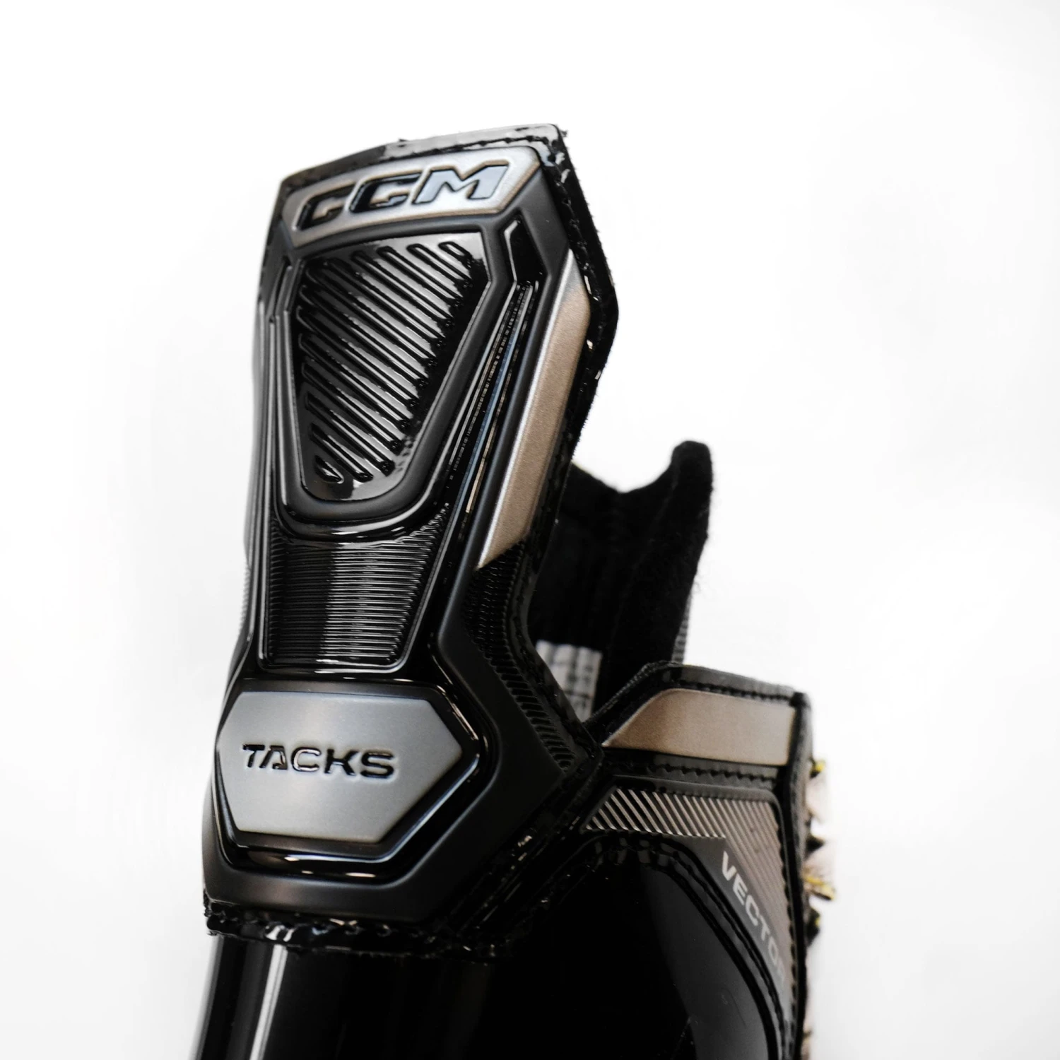 CCM Tacks Vector Intermediate Hockey Skates - Image 5