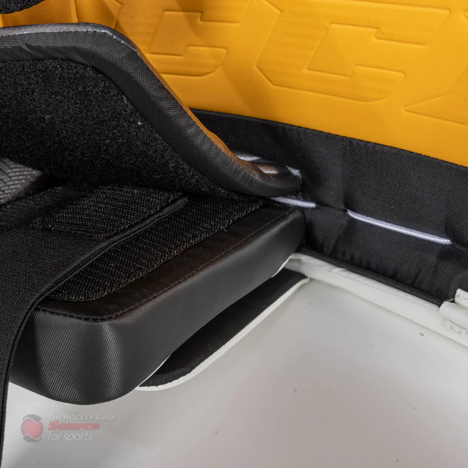 CCM Extreme Flex E5.9 Senior Goalie Leg Pads - Image 15