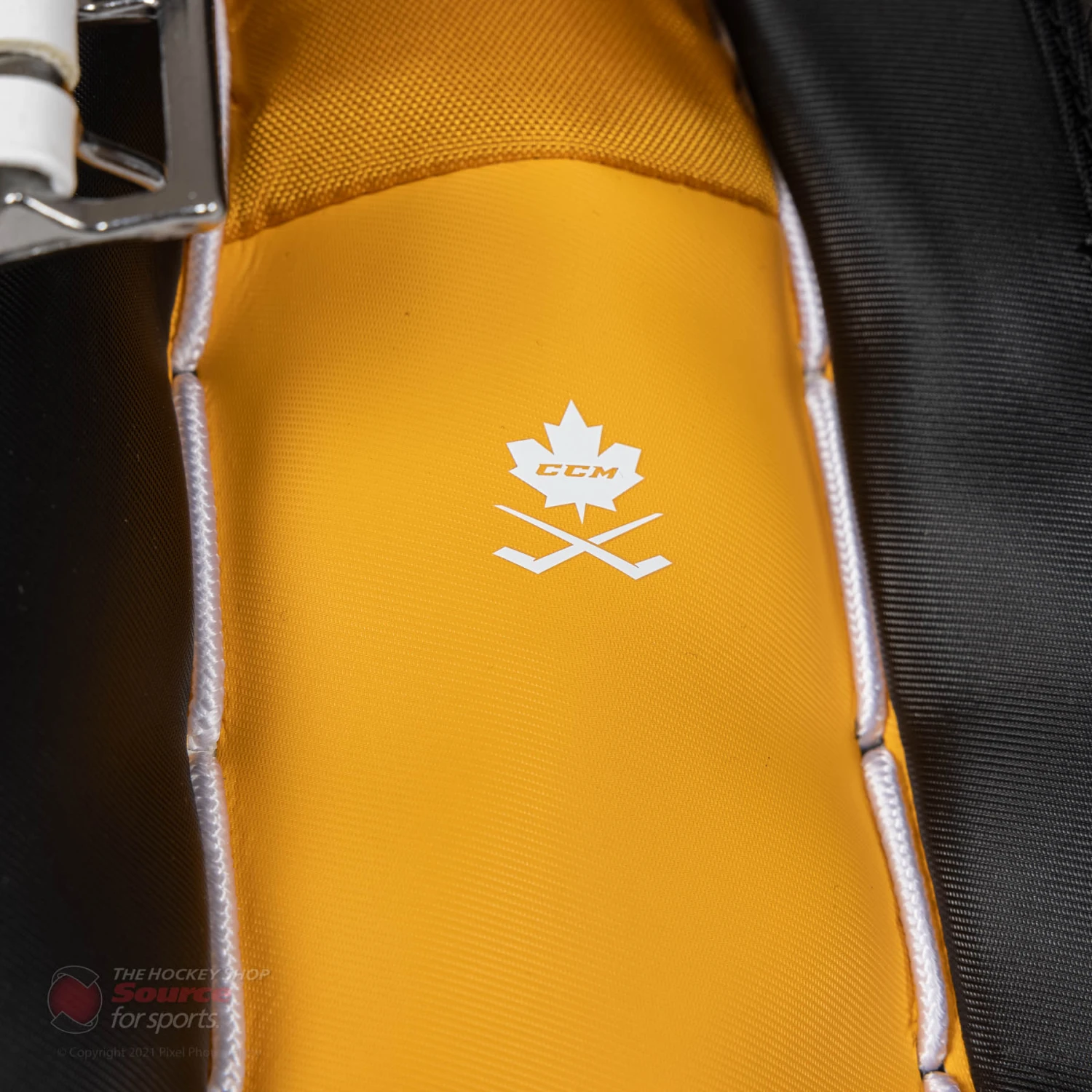 CCM Extreme Flex E5.9 Senior Goalie Leg Pads - Image 18