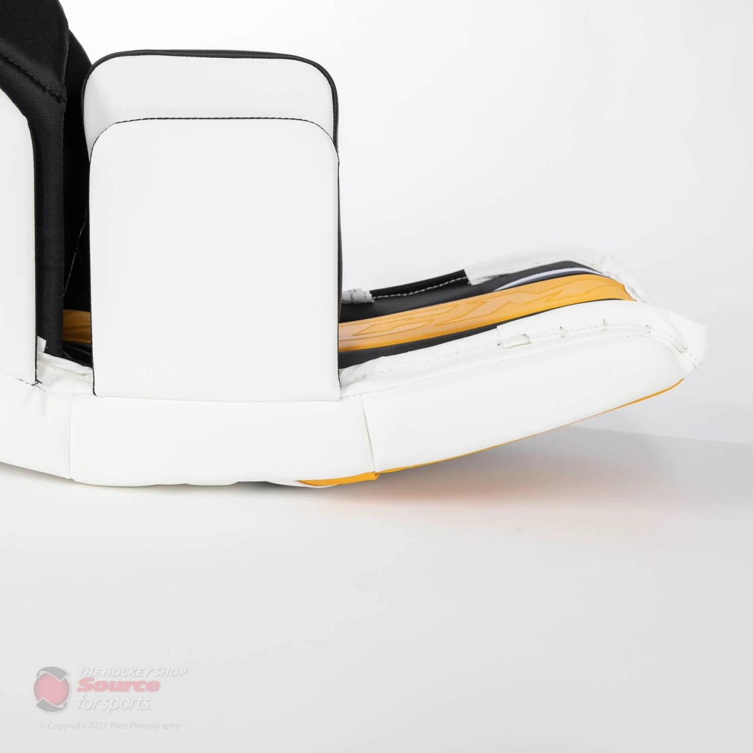 CCM Extreme Flex E5.9 Senior Goalie Leg Pads - Image 10