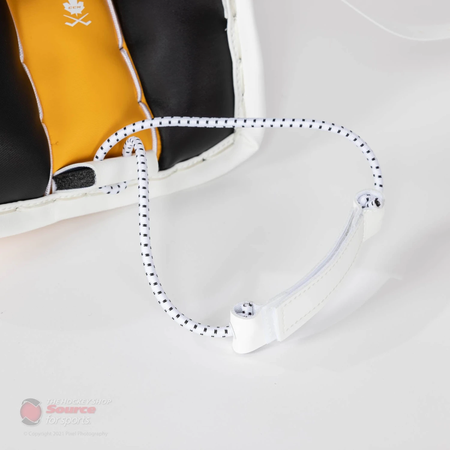 CCM Extreme Flex E5.9 Senior Goalie Leg Pads - Image 19