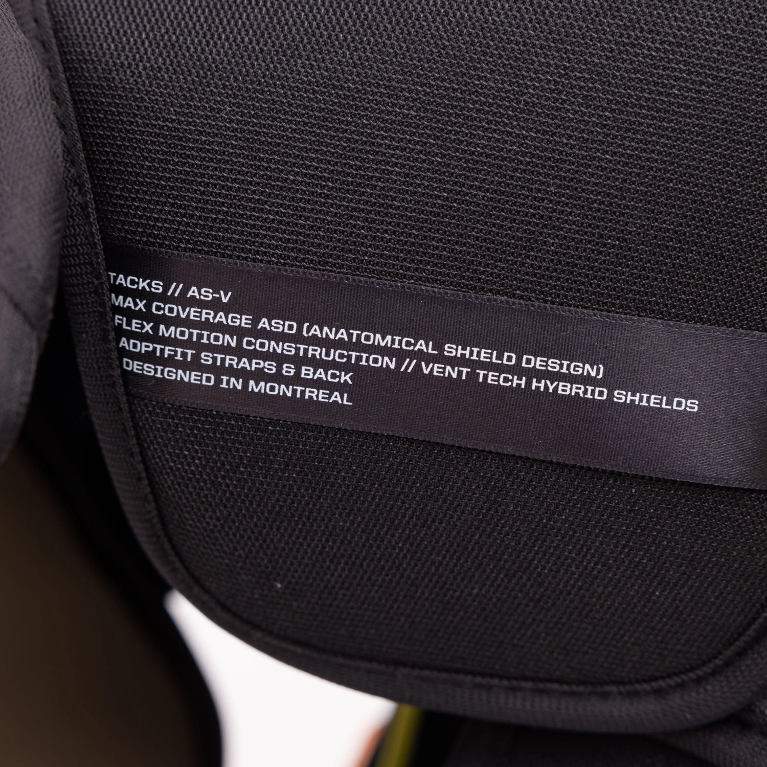 CCM Tacks AS-V Senior Hockey Shoulder Pads - Image 5