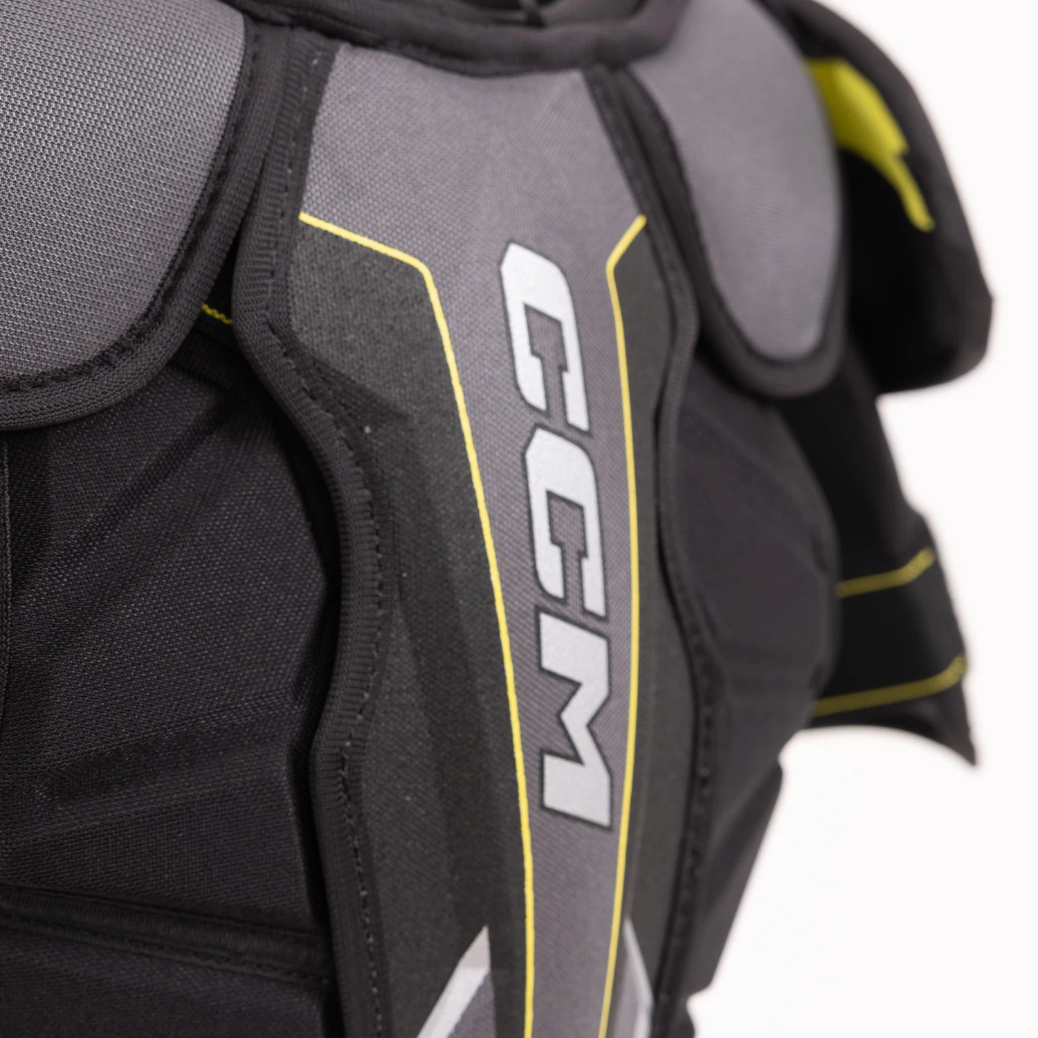 CCM Tacks AS580 Junior Hockey Shoulder Pads - Image 3