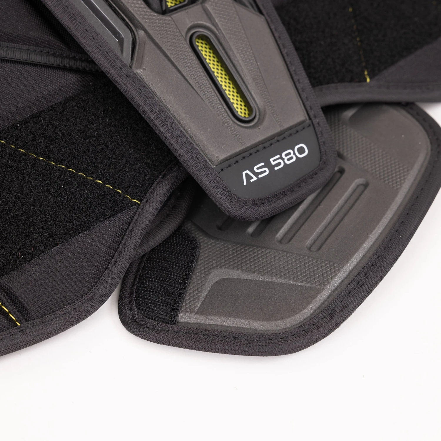 CCM Tacks AS580 Junior Hockey Shoulder Pads - Image 9