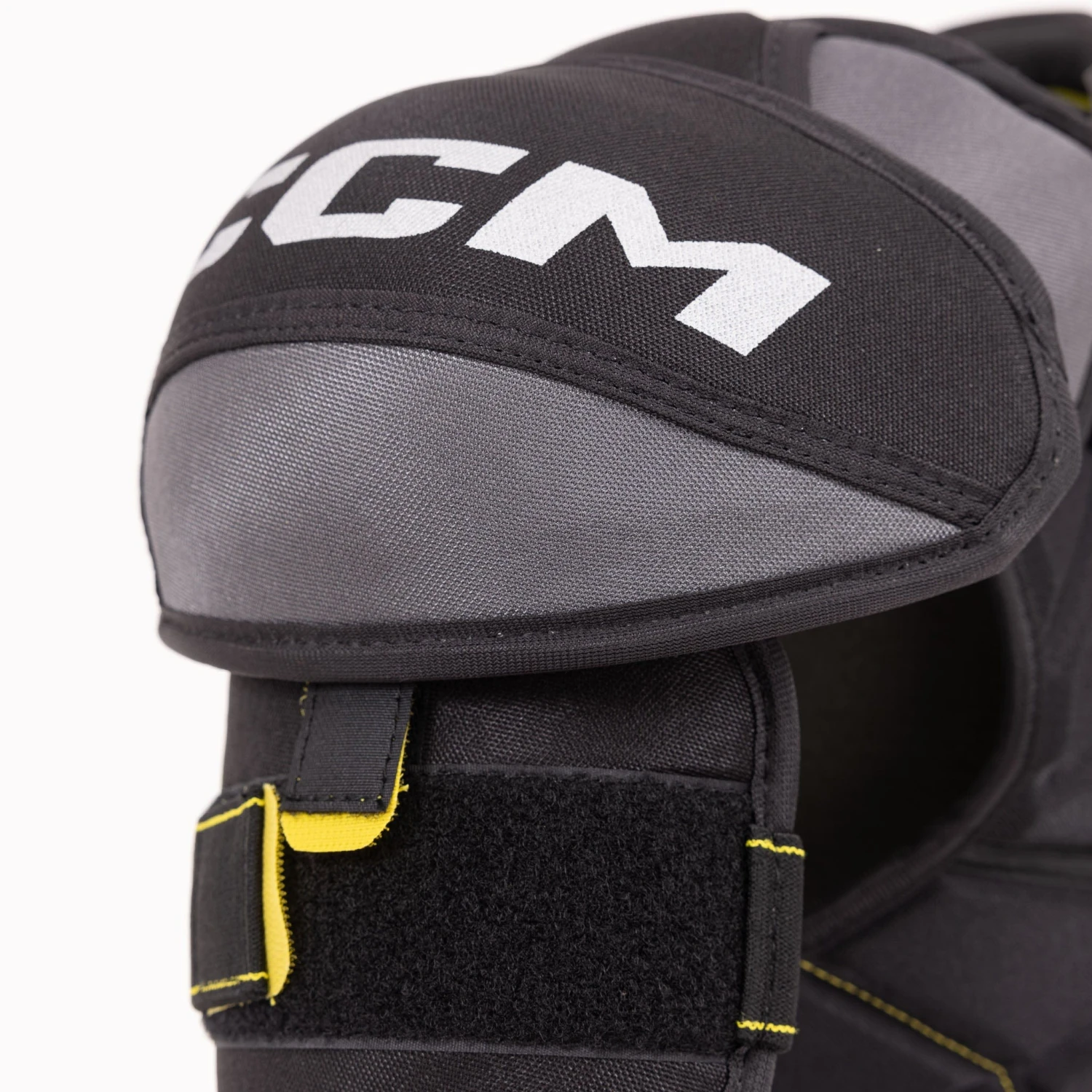 CCM Tacks AS580 Junior Hockey Shoulder Pads - Image 4