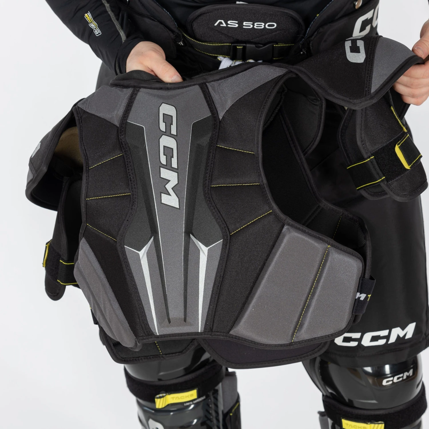 CCM Tacks Vector Plus Junior Hockey Shoulder Pads - Image 16