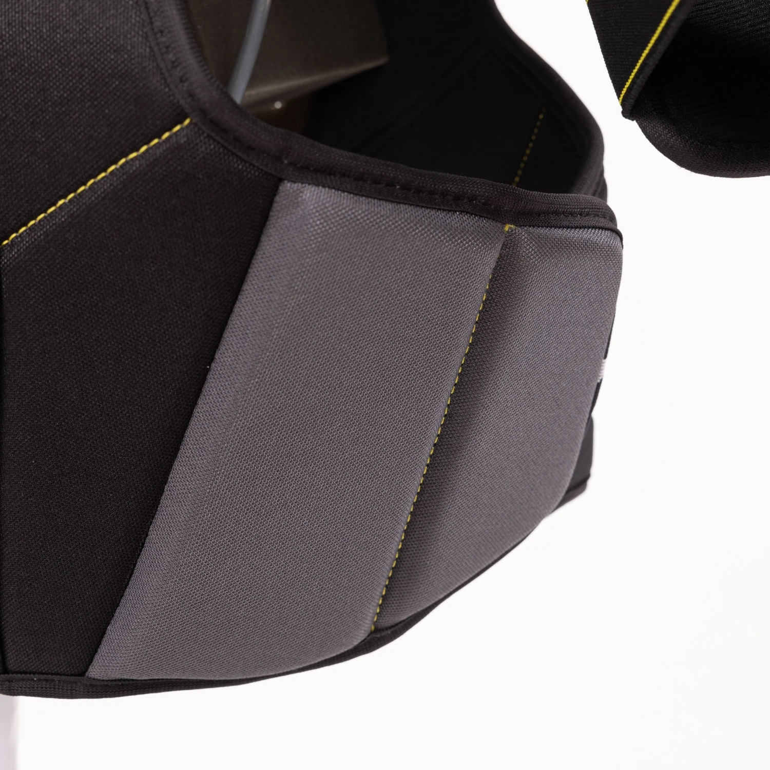 CCM Tacks Vector Plus Junior Hockey Shoulder Pads - Image 5