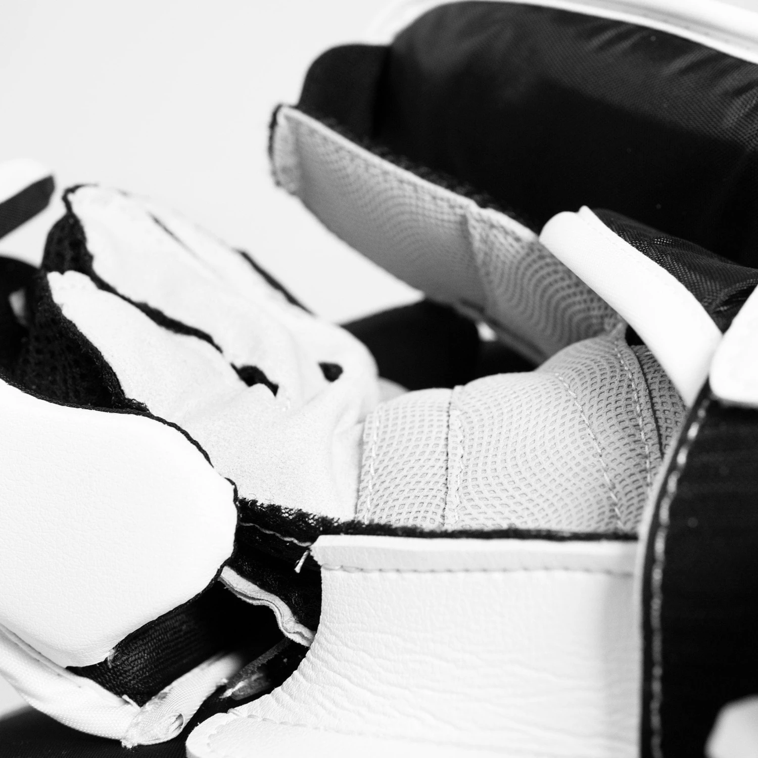 TRUE L20.2 Senior Goalie Blocker - Stock - Image 5