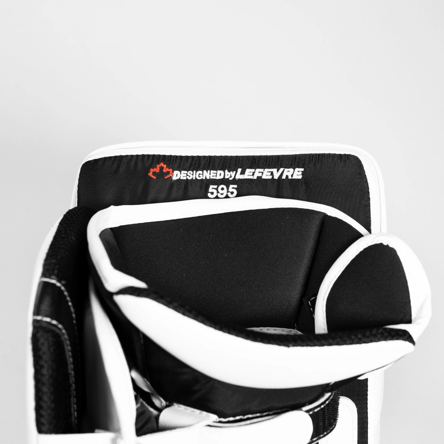 TRUE L20.2 Senior Goalie Blocker - Stock - Image 4