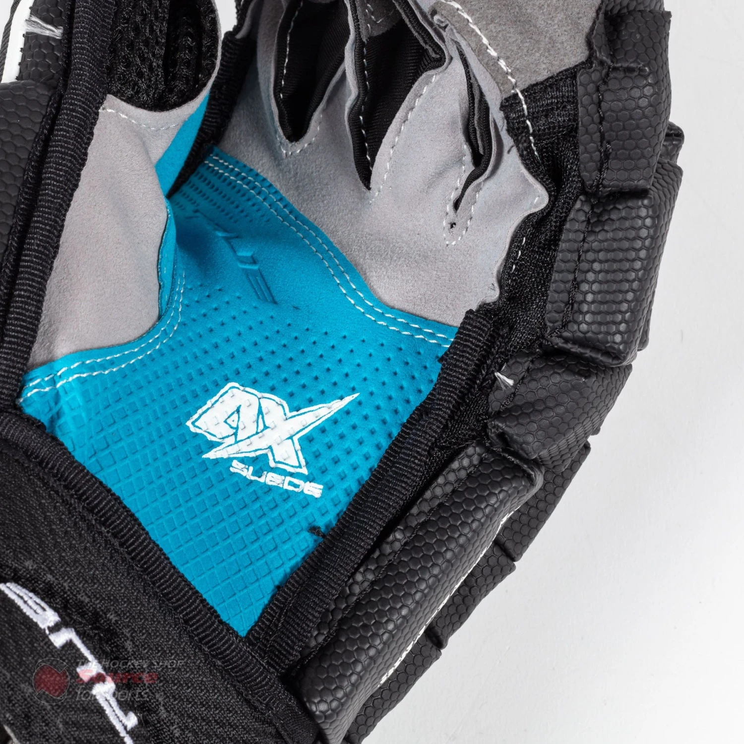 TRUE XC9 Pro Junior Hockey Gloves - Image 10