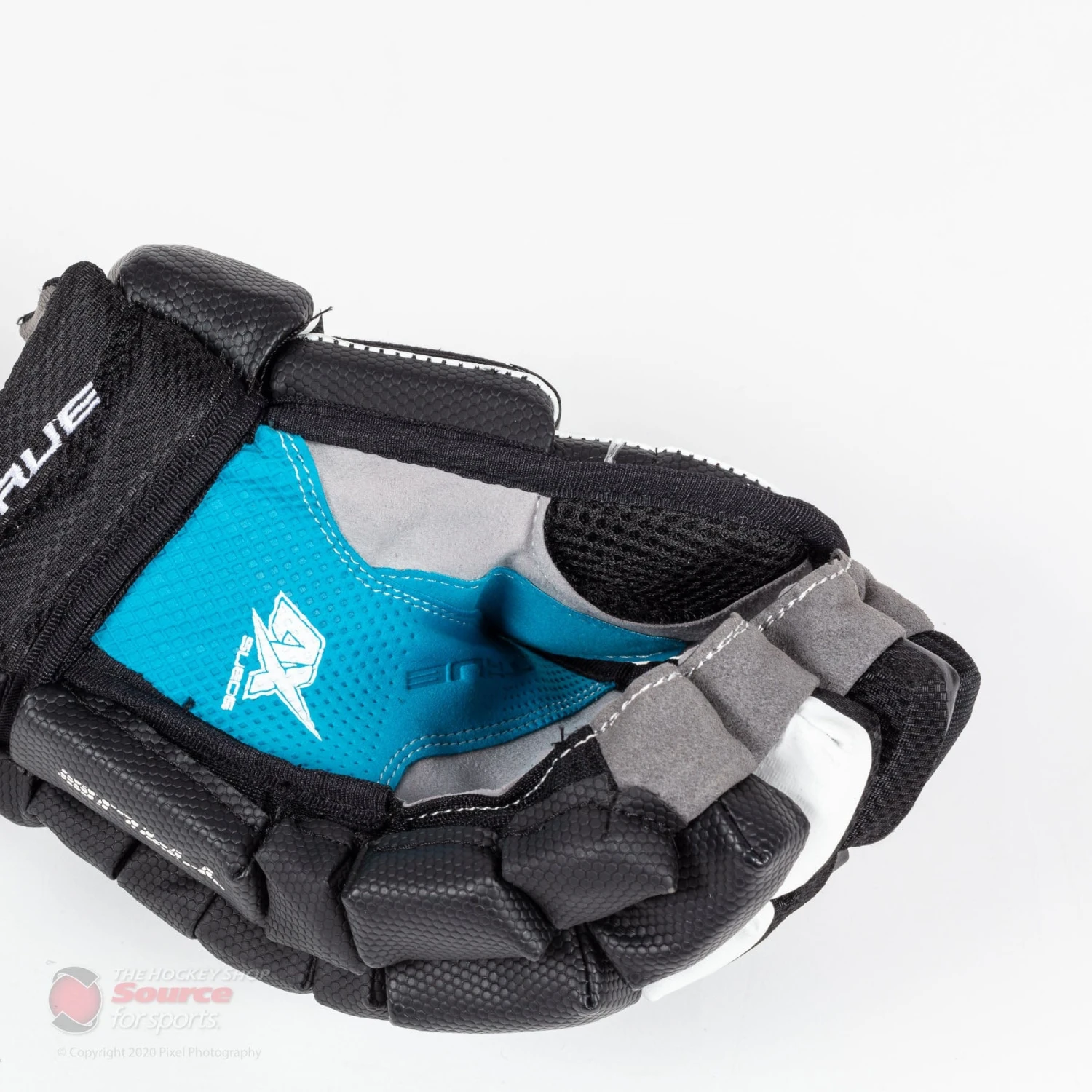 TRUE XC9 Pro Junior Hockey Gloves - Image 7