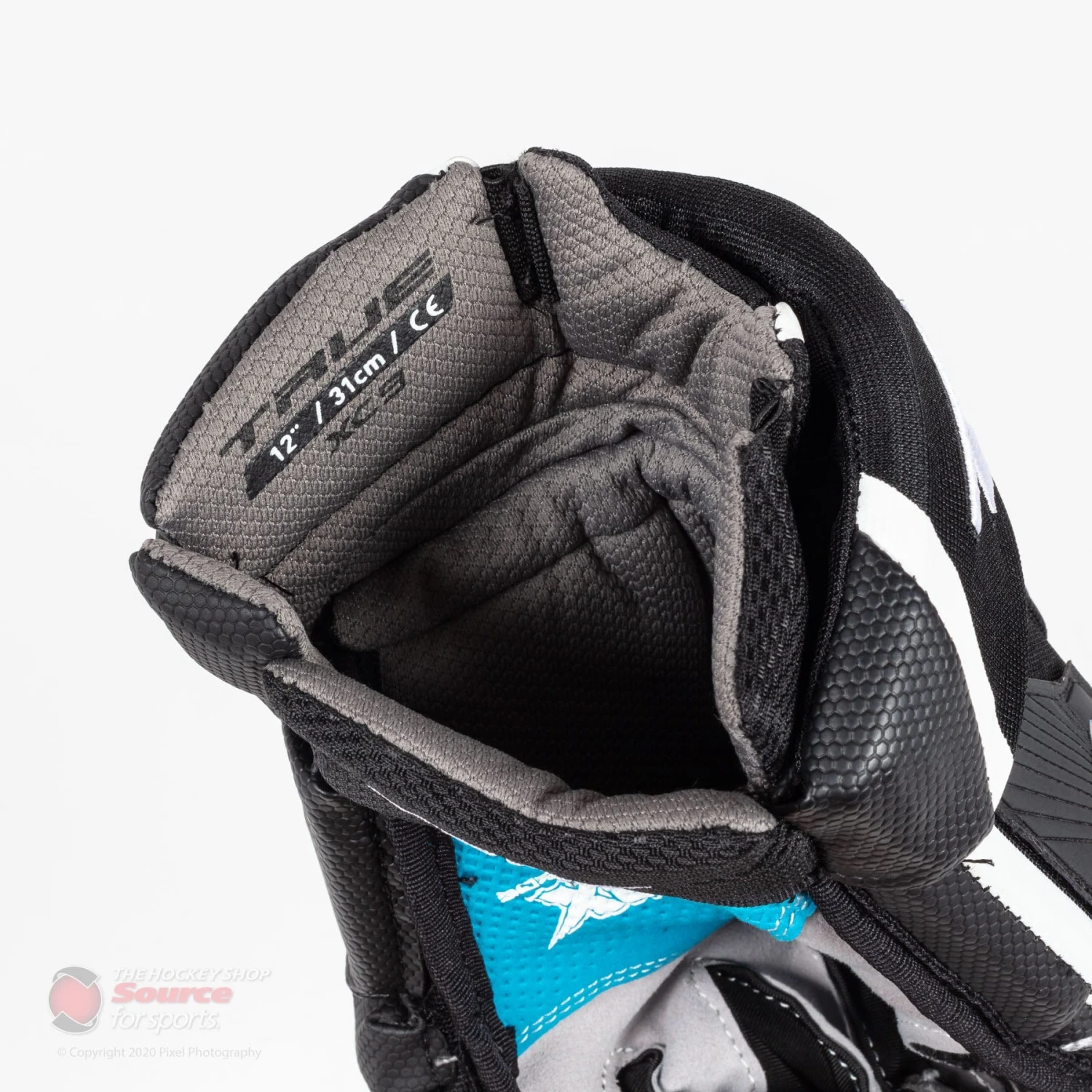 TRUE XC9 Pro Junior Hockey Gloves - Image 6