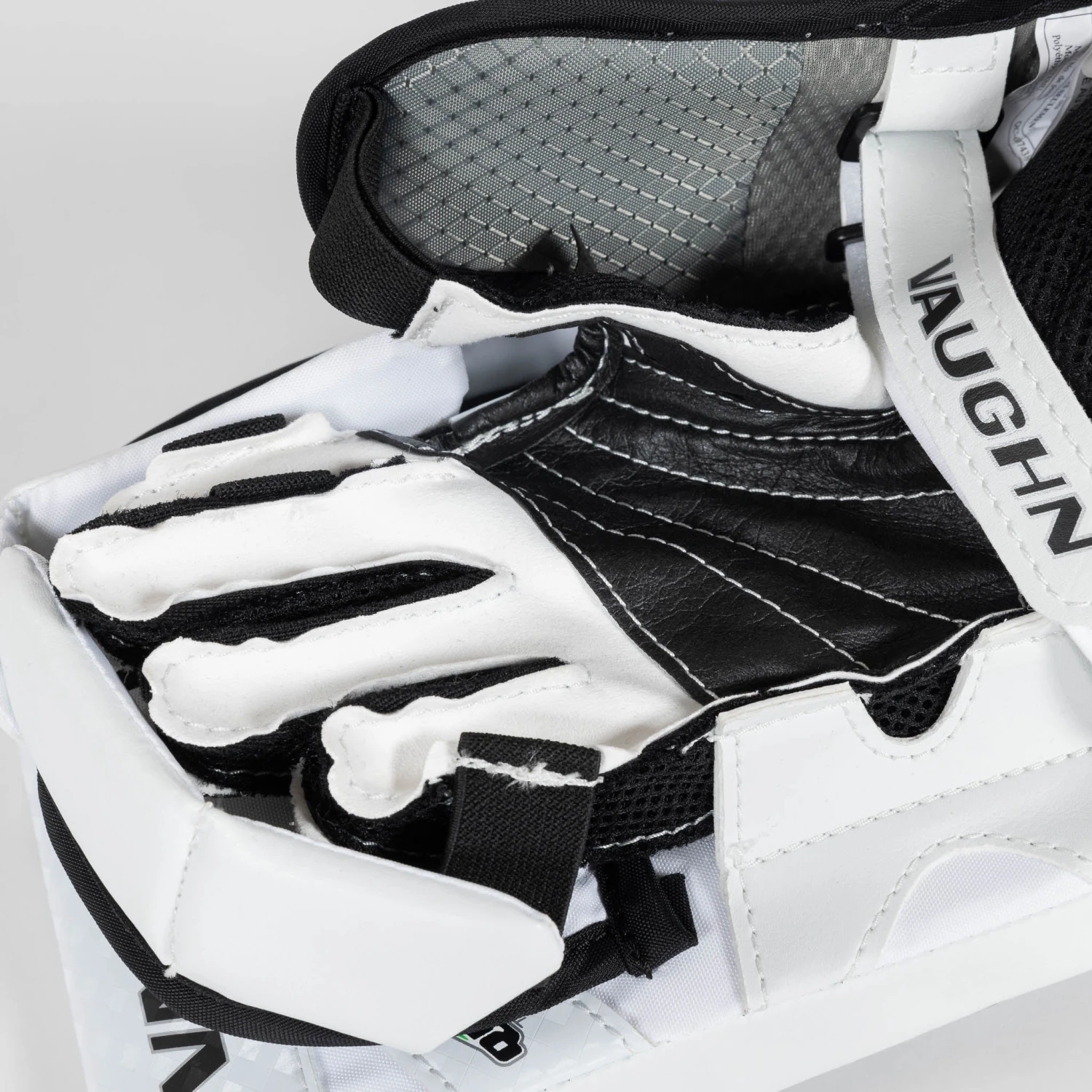 Vaughn Ventus SLR3 Youth Goalie Blocker - Image 7