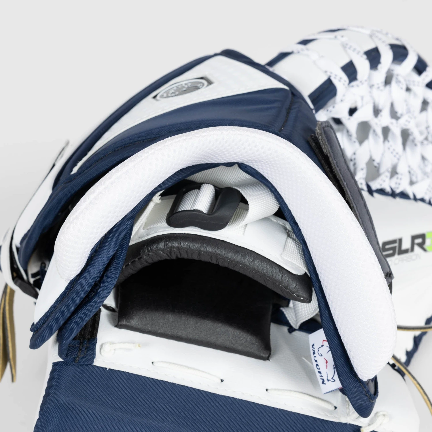 Vaughn Ventus SLR3 Pro Carbon Senior Goalie Catcher - Image 9