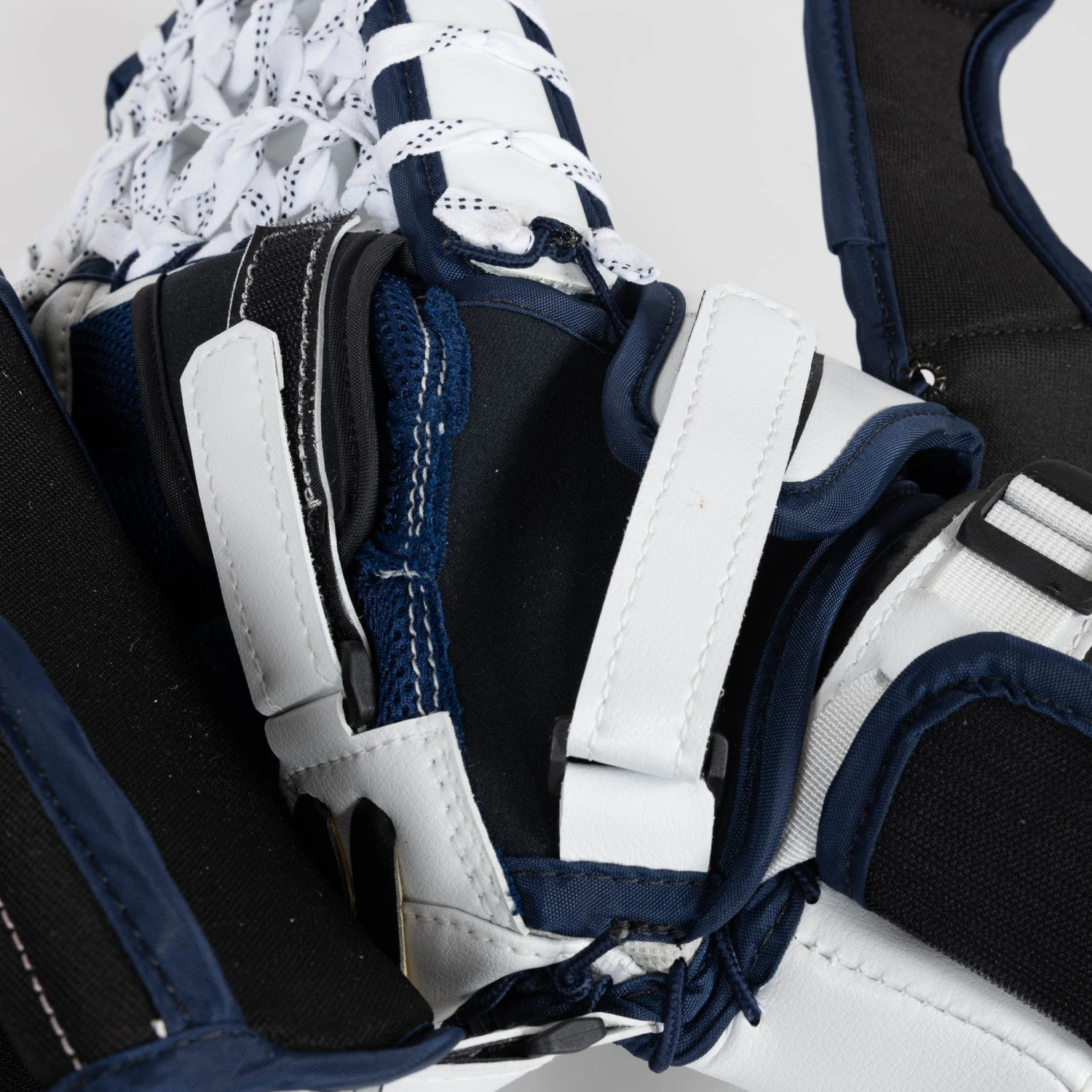 Vaughn Ventus SLR3 Pro Carbon Senior Goalie Catcher - Image 12